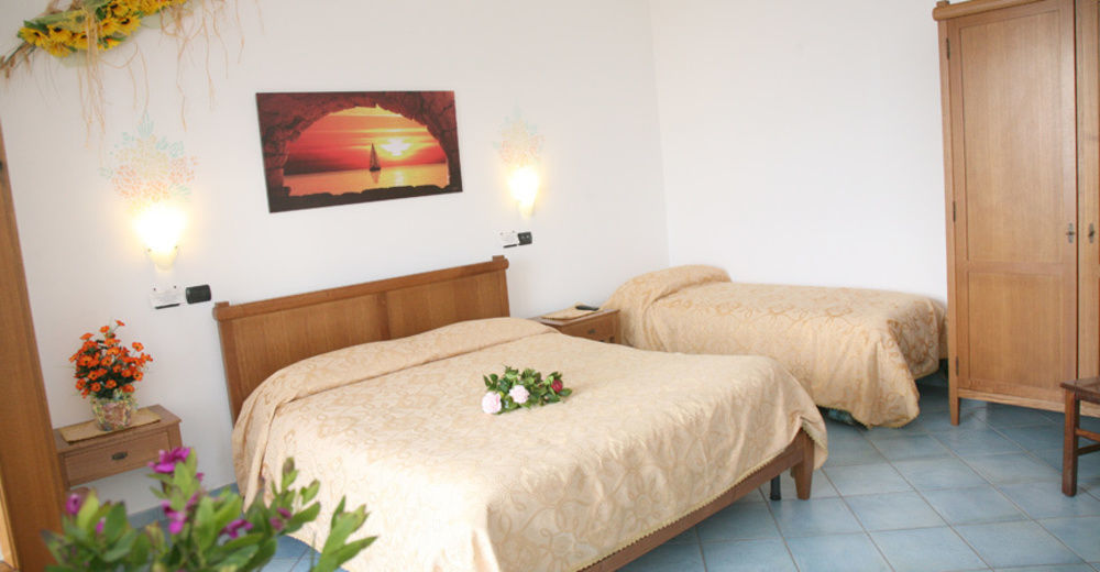 Agriturismo Mare E Monti Hotel Аджерола Екстериор снимка